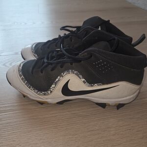 Nike FastFlex Black and White Men's Baseball Cleats